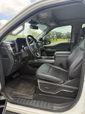 White 2024 Ford F-250 Lariat