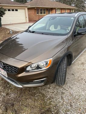 2016 Volvo V60 Cross Country T5