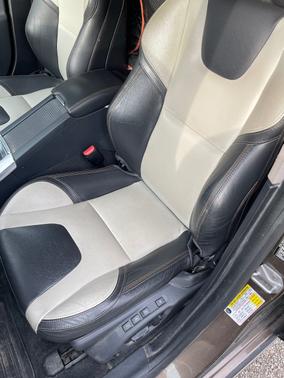 2016 Volvo V60 Cross Country T5