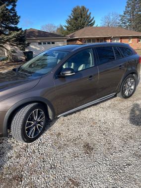 2016 Volvo V60 Cross Country T5