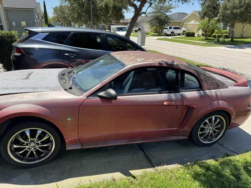 2000 Ford Mustang Base