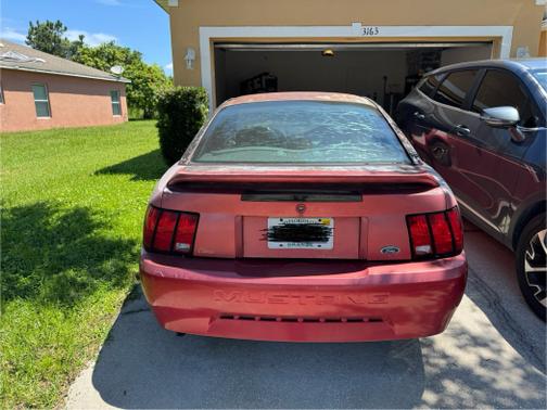 2000 Ford Mustang Base