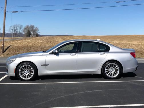2011 BMW 750 i xDrive