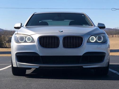 2011 BMW 750 i xDrive