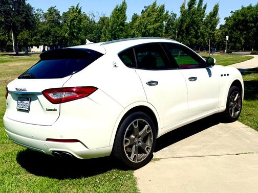 White 2017 Maserati Levante S