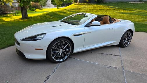 White 2015 Aston Martin DB9 Volante