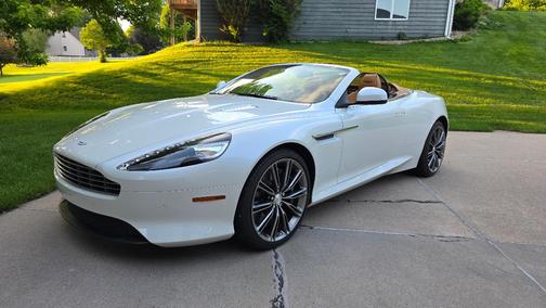 White 2015 Aston Martin DB9 Volante
