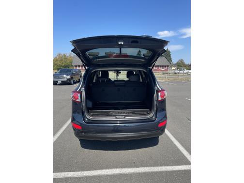 2011 Hyundai SANTA FE SE