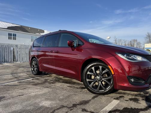2018 Chrysler Pacifica Touring-L Plus