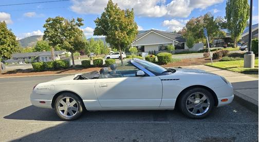 2002 Ford Thunderbird Deluxe