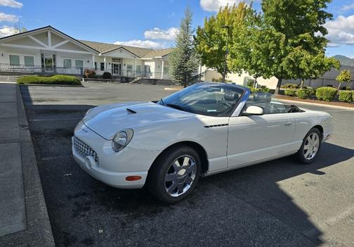 2002 Ford Thunderbird Deluxe