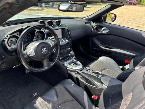 Silver 2010 Nissan 370Z Touring