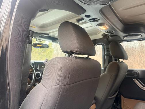 2012 Jeep Wrangler Unlimited Sahara