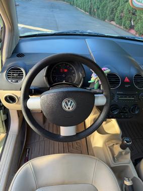 2008 Volkswagen New Beetle S