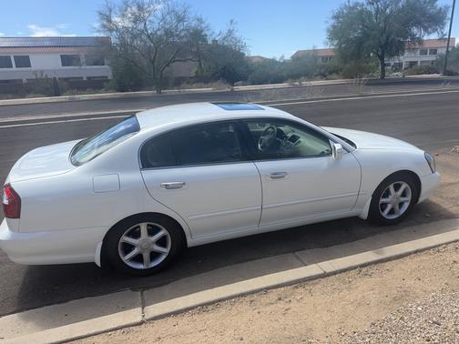 White 2002 INFINITI Q45 Base