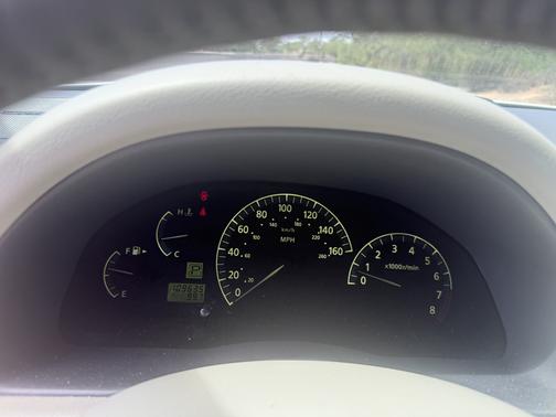 White 2002 INFINITI Q45 Base