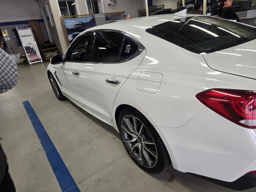 2021 Genesis G70 2.0T Sport