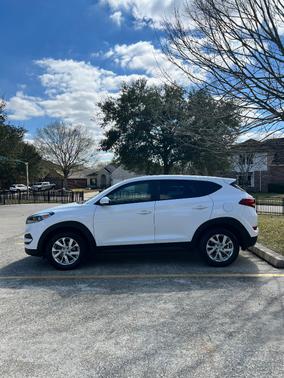 2018 Hyundai TUCSON SE