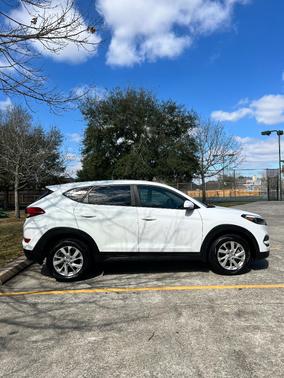 2018 Hyundai TUCSON SE