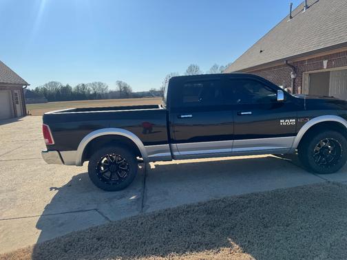 2015 RAM 1500 Laramie