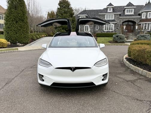 White 2019 Tesla Model X Long Range
