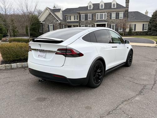 White 2019 Tesla Model X Long Range