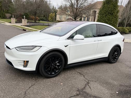White 2019 Tesla Model X Long Range