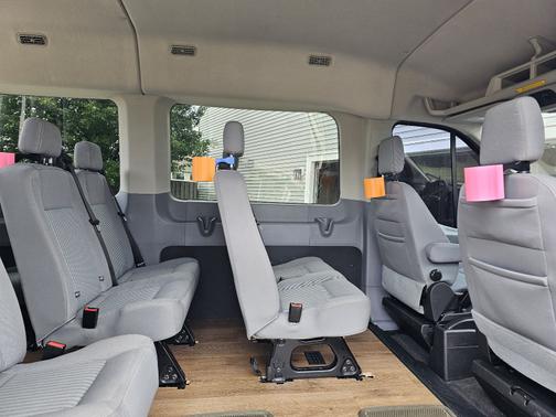 2017 Ford Transit-150 XL