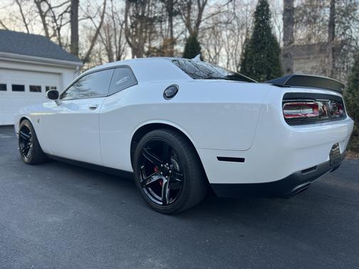 White 2016 Dodge Challenger SRT Hellcat