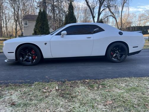 White 2016 Dodge Challenger SRT Hellcat
