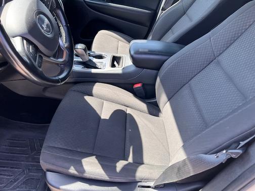 2019 Jeep Grand Cherokee Laredo E