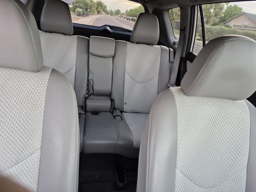 2014 Toyota RAV4 EV Base