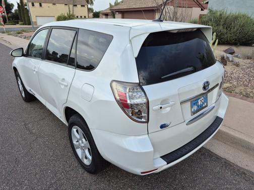 2014 Toyota RAV4 EV Base