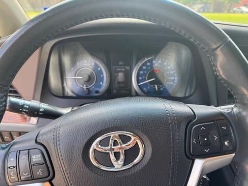 Black 2015 Toyota Sienna Limited Premium