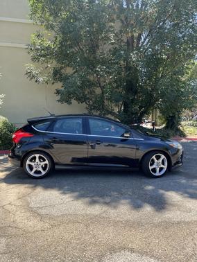 Black 2012 Ford Focus Titanium