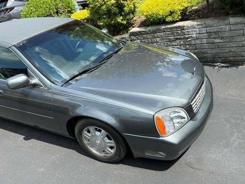 Gray 2005 Cadillac DeVille Base