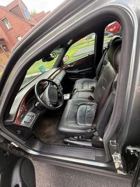 Gray 2005 Cadillac DeVille Base