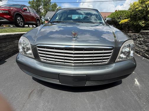 Gray 2005 Cadillac DeVille Base