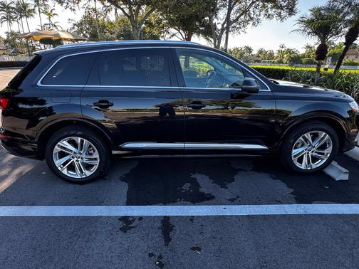 Black 2020 Audi Q7 55 Premium Plus
