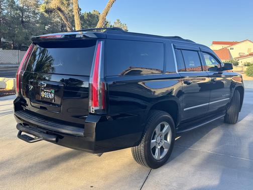 Black 2019 Chevrolet Suburban LT