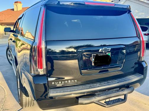 Black 2019 Chevrolet Suburban LT