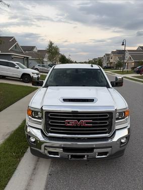 White 2019 GMC Sierra 2500 SLT