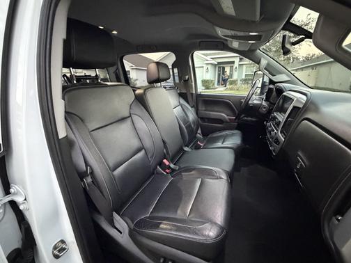 White 2019 GMC Sierra 2500 SLT