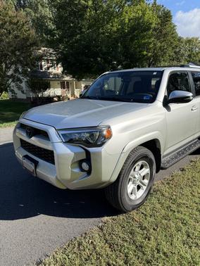 Silver 2019 Toyota 4Runner SR5 Premium