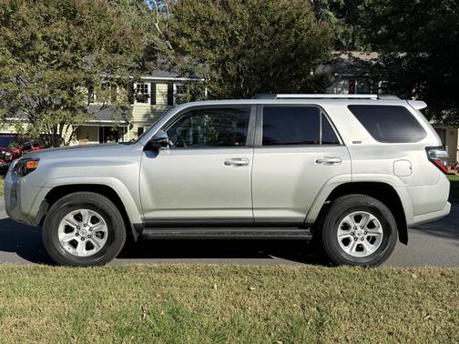 Silver 2019 Toyota 4Runner SR5 Premium