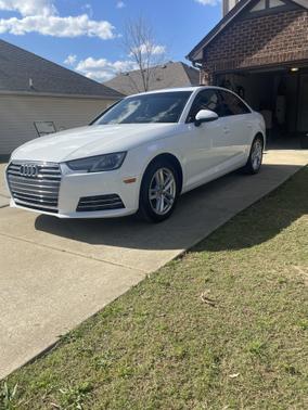 Photo 5 of 24 of 2017 Audi A4 2.0T Premium