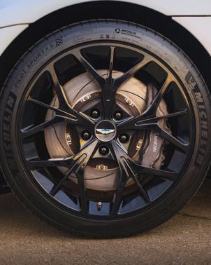 2020 Aston Martin Vantage Base