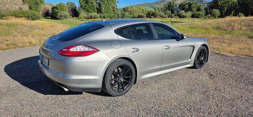 Silver 2011 Porsche Panamera Panamera 4