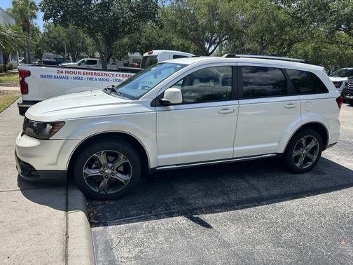 White 2016 Dodge Journey Crossroad