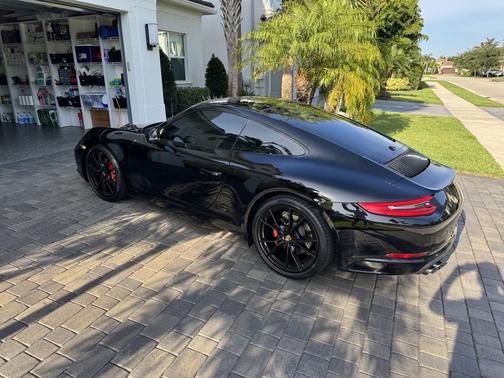 2017 Porsche 911 Carrera